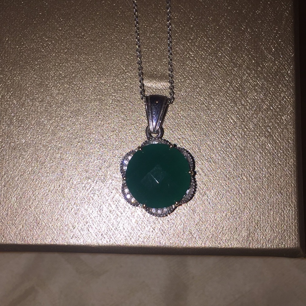 Necklace Flower pendant Silver green stone